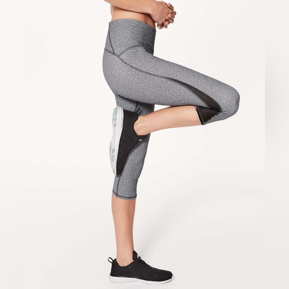 Lululemon Train Times Crop (17")
Fractal Alpine White Black Legging